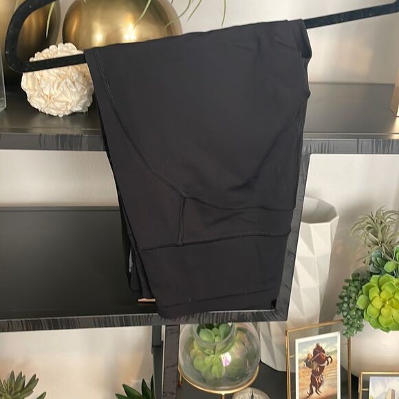 EUC Lululemon Cropped Leggings